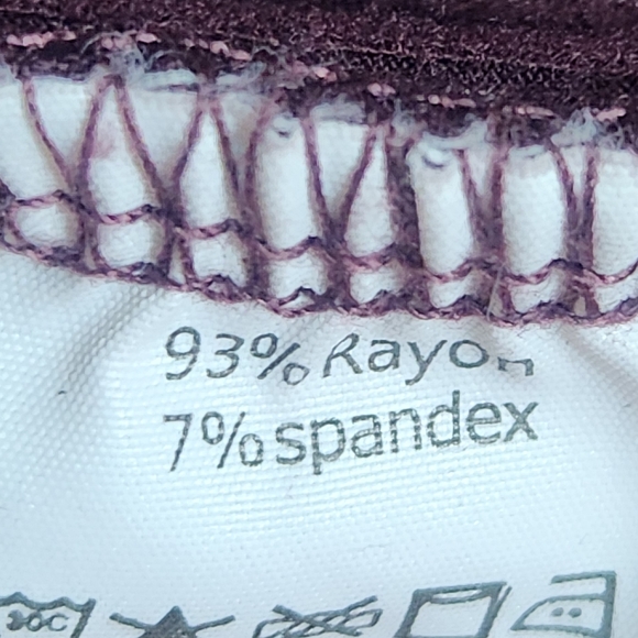 Pulse Ribbed Knit Long Sleeve Top - Picture 8 of 9